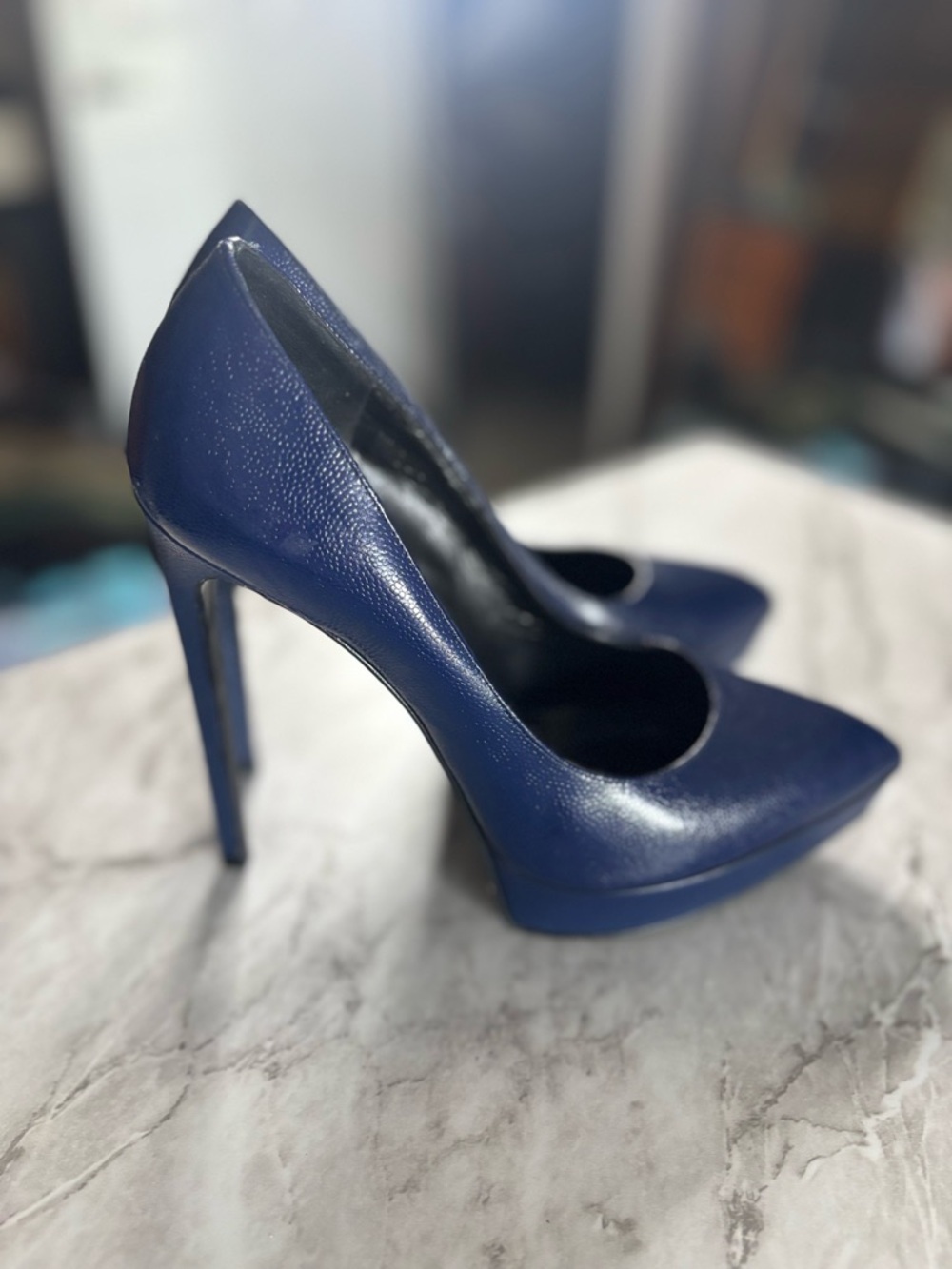 EUC SAINT LAURENT Classic Navy Women's Elegant Pointed-Toe Stilettos 5”. Sz 37.5